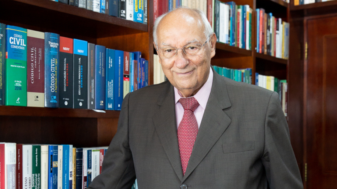 Os 90 ANOS do PROFESSOR e JURISTA IVES GANDRA DA SILVA MARTINS Professor Ives Gandra da Silva Martins