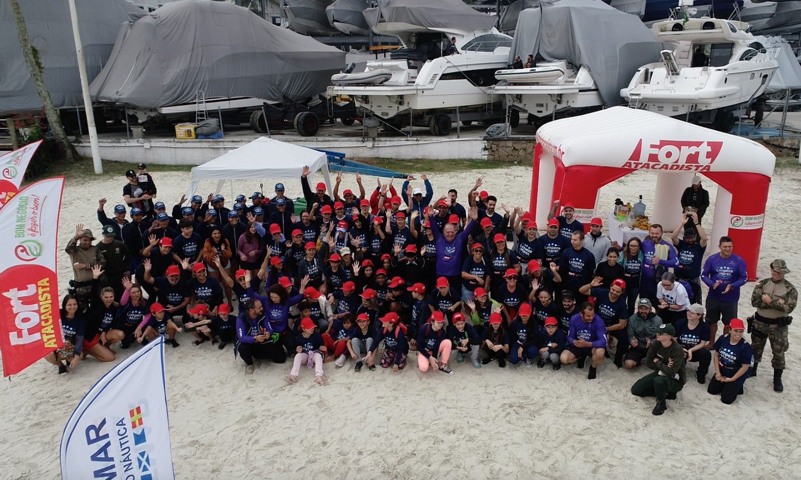 No Dia Mundial da Água, Fort Atacadista apoia primeira etapa do projeto Limpeza dos Mares 2025 1 A cada nova etapa profissionais e voluntarios se juntam para o mutirao de limpeza nas praias