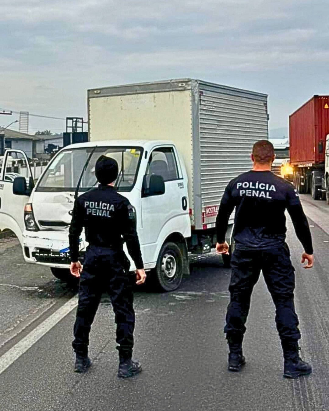 Policiais Penais Prestam Socorro Crucial a Vítima de Acidente na BR-101, em Itajaí 1 Policiais Penais Prestam Socorro Crucial a Vítima de Acidente na BR-101, em Itajaí