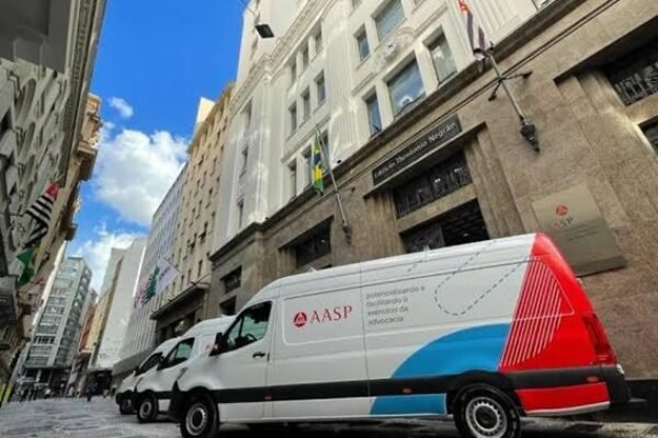 Unidade Móvel da AASP leva serviços gratuitos à Advocacia de Itajaí, em Santa Catarina Unidade Móvel da AASP